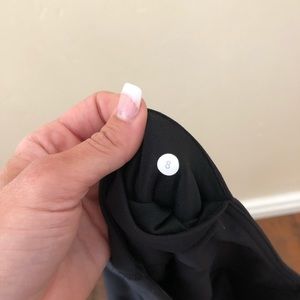 Black Lululemon wunder under Luxtreme